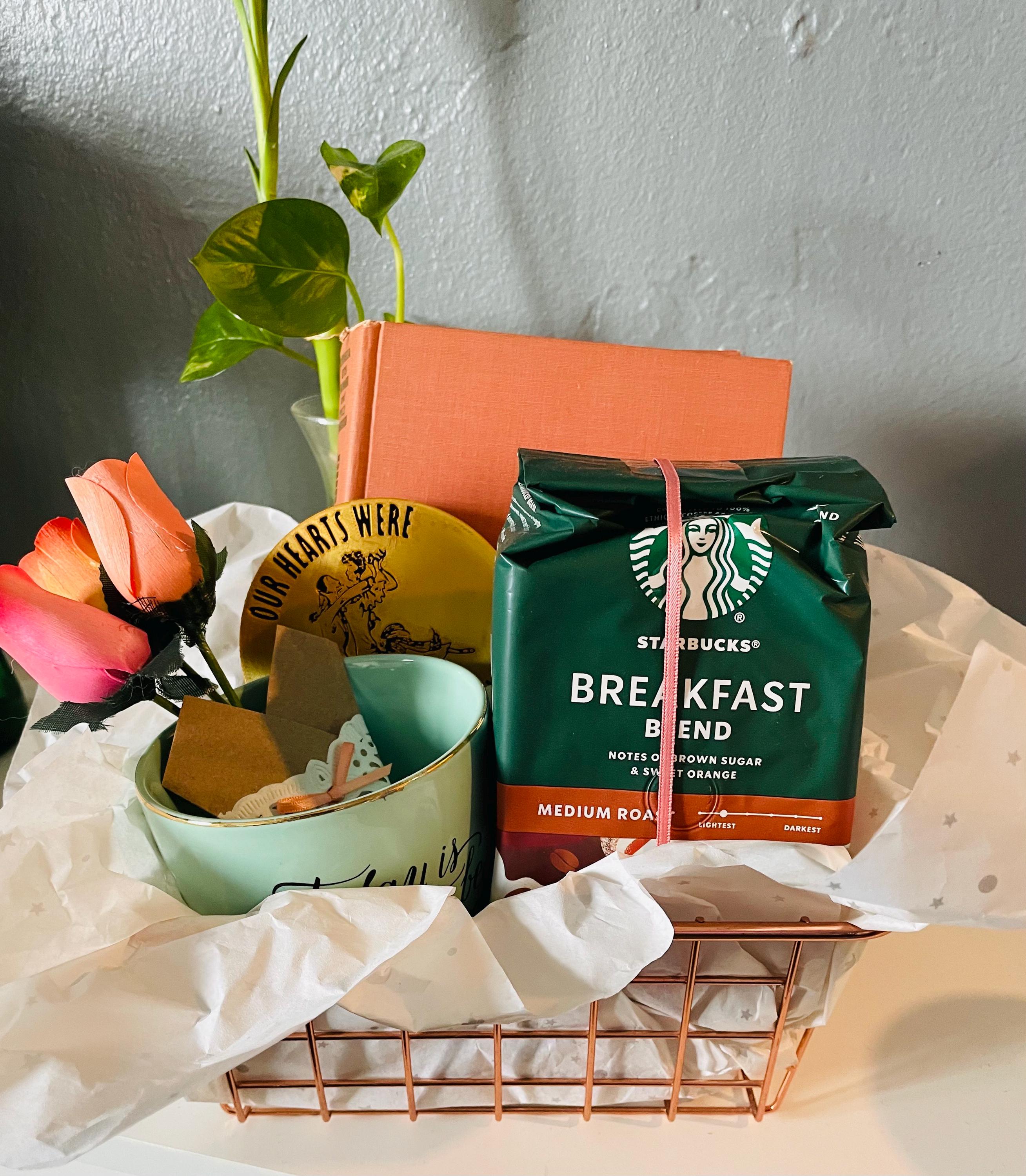 Coffee & a Classic Gift Set – The Perfect Pairing for Book Lovers